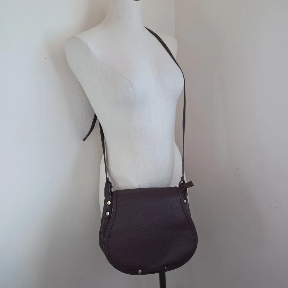 Charming Charlie Brown Pebbled Vegan Leather Saddle Crossbody Bag Whipstitch
